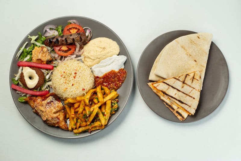 Hummus Platter with warm pita bread and vegetables