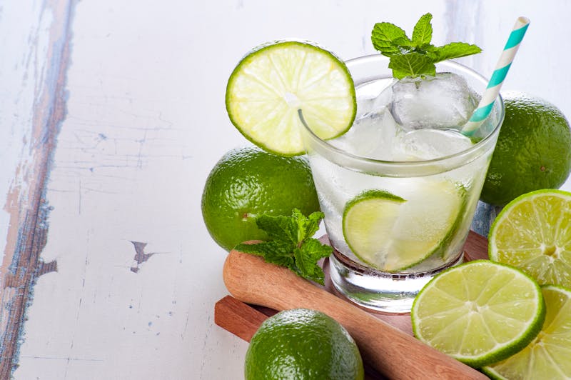 Sparkling Lemonade with fresh mint and ice
